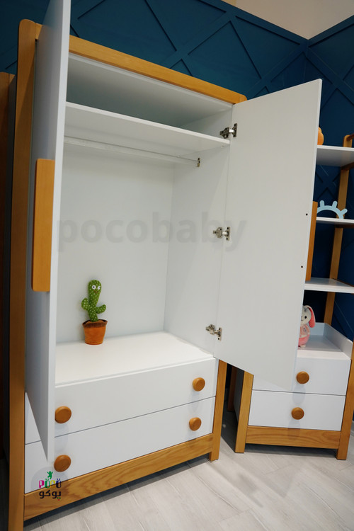 کمد دو درب نمای درب باز